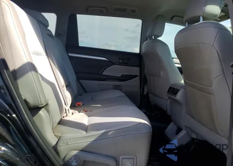 2015 Toyota Highlander Le Plus from USA, damaged, VIN 5TDZKRFH2FS103493